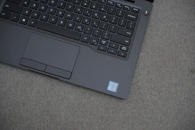 Dell Latitude 7300 / 13.3" / Black / Intel Core i7-8665U / 8th Gen / 16GB RAM / 256GB SSD / Non-Touch / English Keyboard / Windows 11 Pro 1